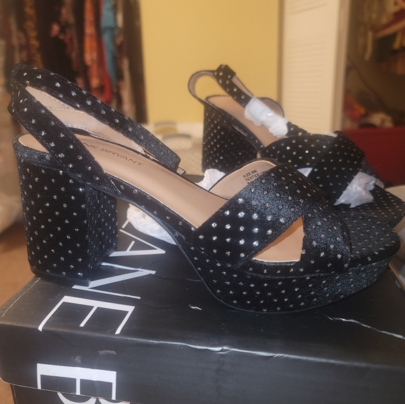 Lane Bryant,size 9 Wide,Block-Heel Sandal  Velvet, Metallic polka dot - Picture 3 of 3